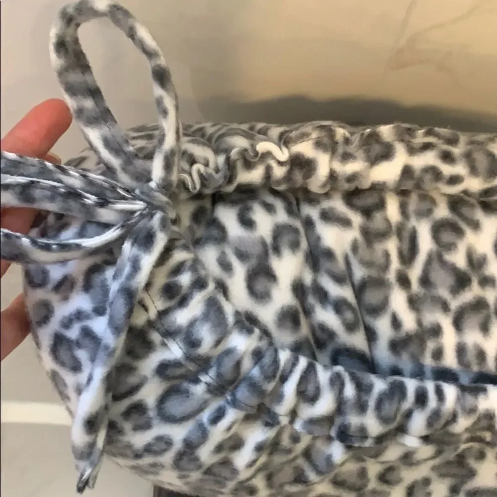 🎉last price  🎉Animal print rob/ blanket
